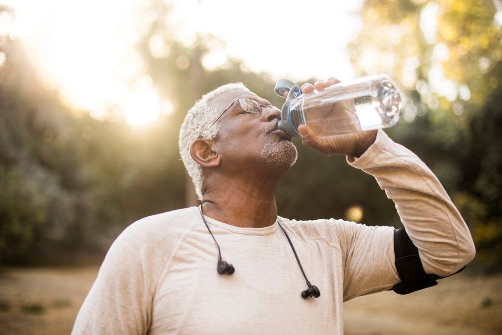 Stay Hydrated for a Healthy Smile This Summer